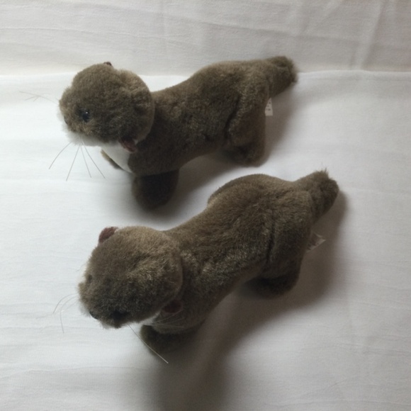 Collectible Plush Otters Pair K & M International 1997 Soft, Cute Vintage - Picture 6 of 11